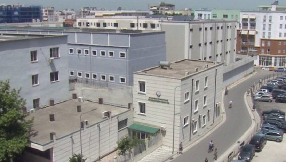 Ishte fshehur në ushqime, zbulohet sasi hashashi dhe kokaine në paraburgimin 313 në Tiranë