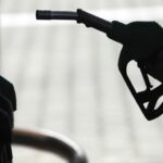 Qeveria e Malit të Zi vendos të ulë akcizat për karburantet, çmimi i naftës zbret në 1.87 euro për litër