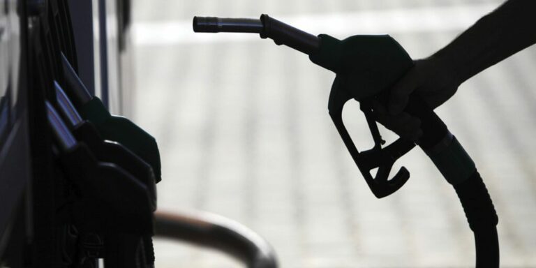 Qeveria e Malit të Zi vendos të ulë akcizat për karburantet, çmimi i naftës zbret në 1.87 euro për litër