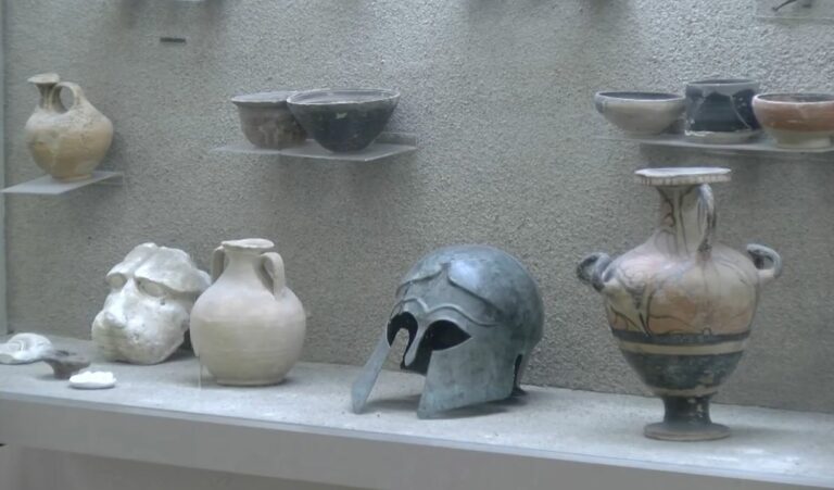 Të lexosh të shkuarën në enë qeramike, vazot që tregojnë ritualet