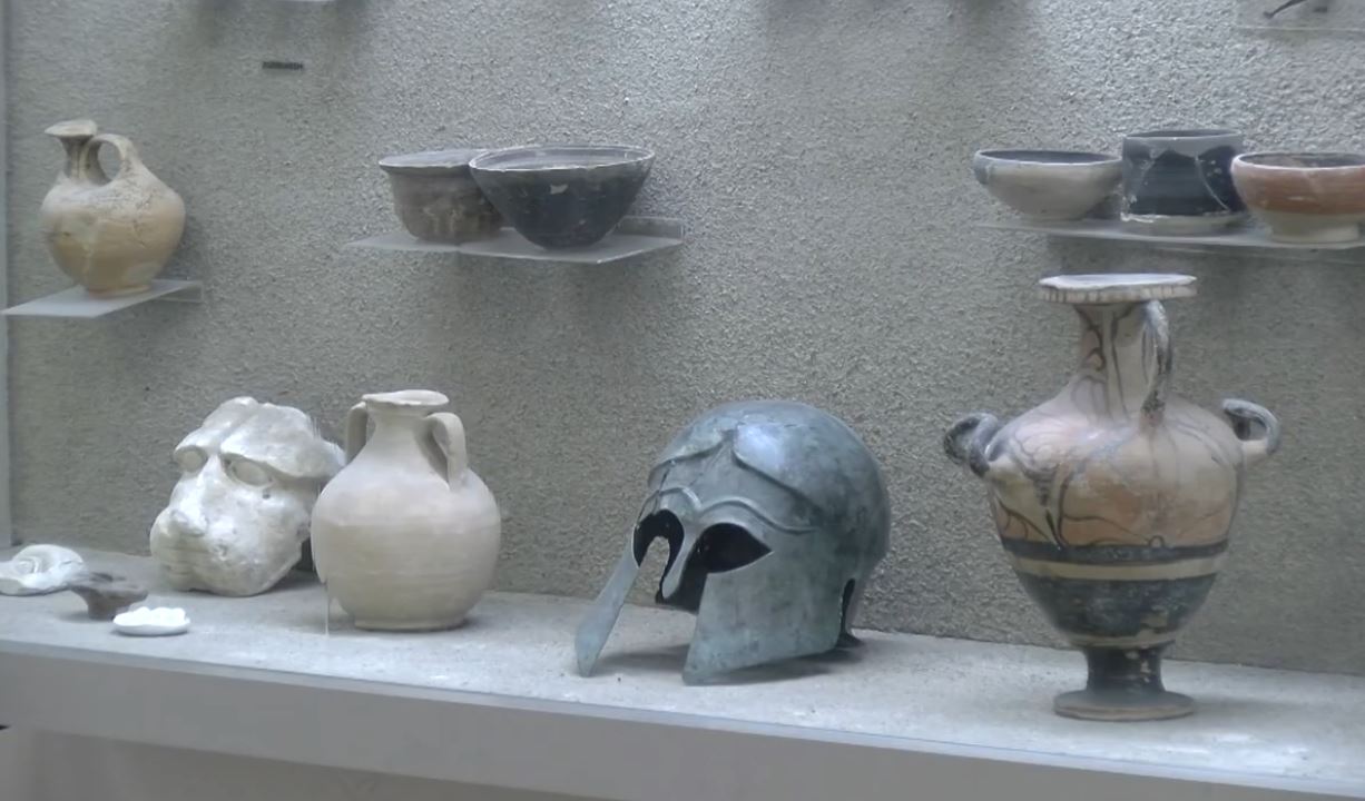 Të lexosh të shkuarën në enë qeramike, vazot që tregojnë ritualet