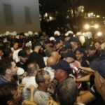 Protesta sot në ditën e 95-të. Pas tensioneve të djeshme para Kryeministrisë, 14 protestues shoqërohen në komisariate