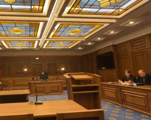 Rregullorja e re e GJKKO-së, rregulla më të forta sigurie. Gazetarët ngrenë pikëpyetje për aksesin dhe raportimin nga gjykata